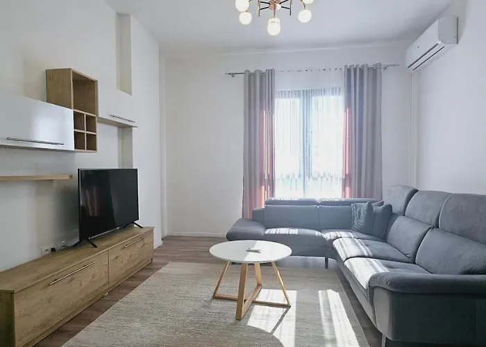 Myhouse At 21 Dhjetori