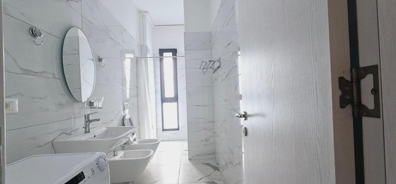 Apartament Myhouse At 21 Dhjetori